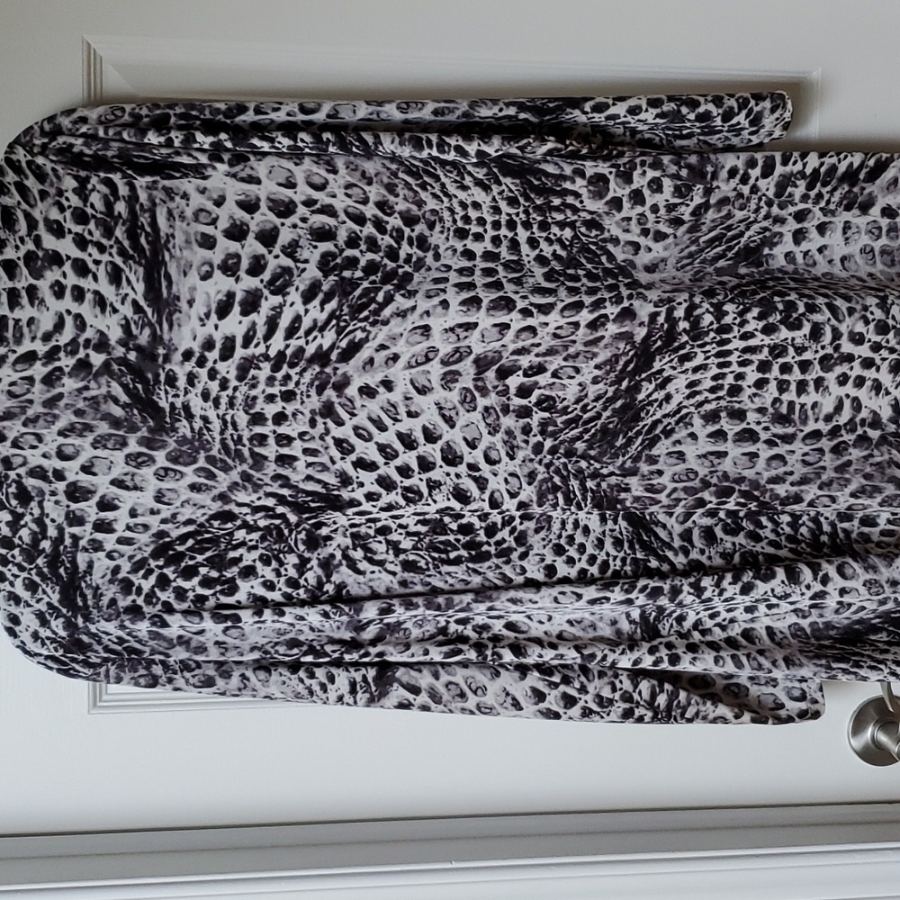 Lightweight Woman's Open Jacket - Picture 2 of 2